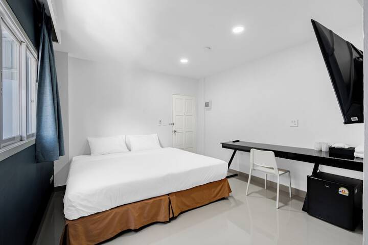 Room 9 of 45