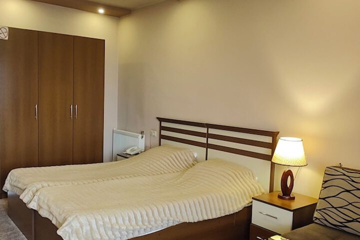 Room 34 of 164