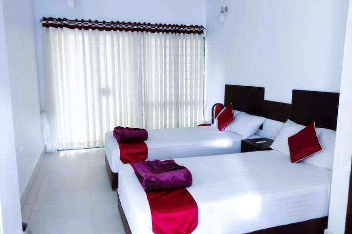 Room 12 of 38