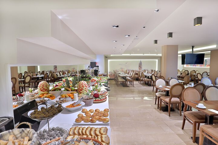 Dining 63 of 84