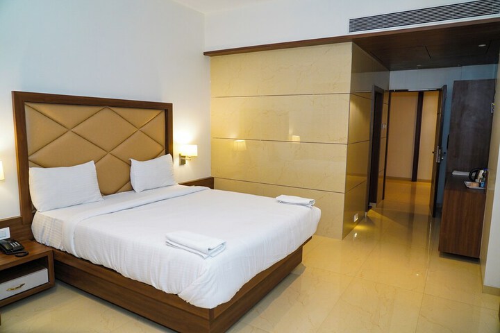 Room 15 of 30