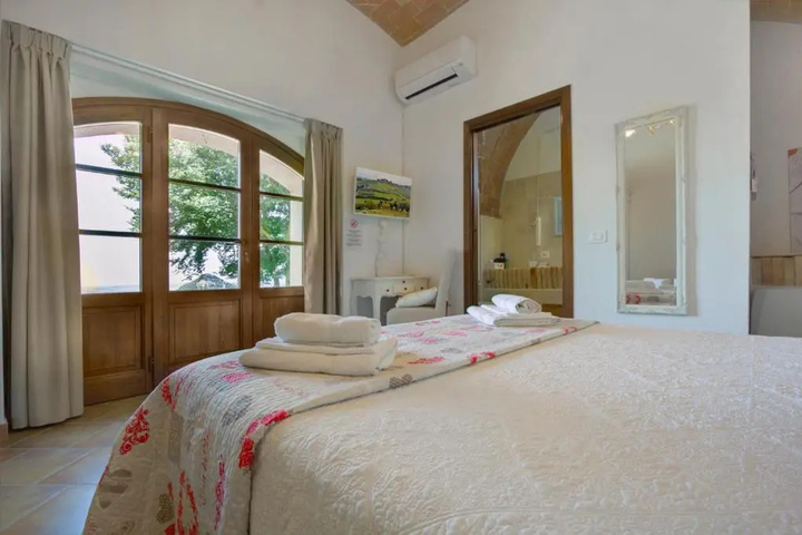 Room 2 of 7