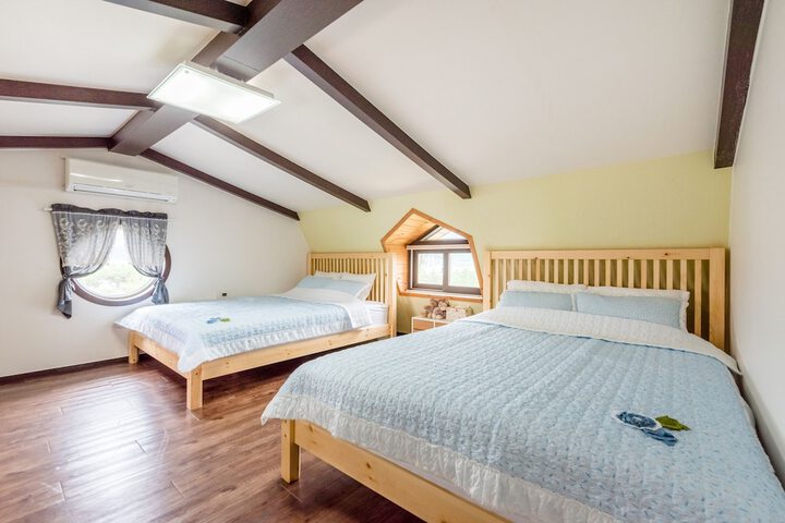 Room 5 of 79