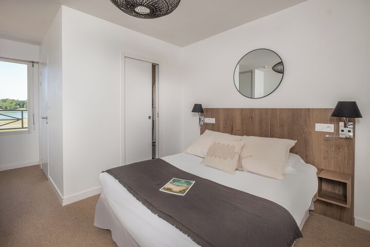 Room 4 of 20