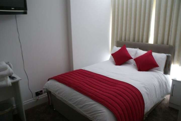 Room 9 of 73