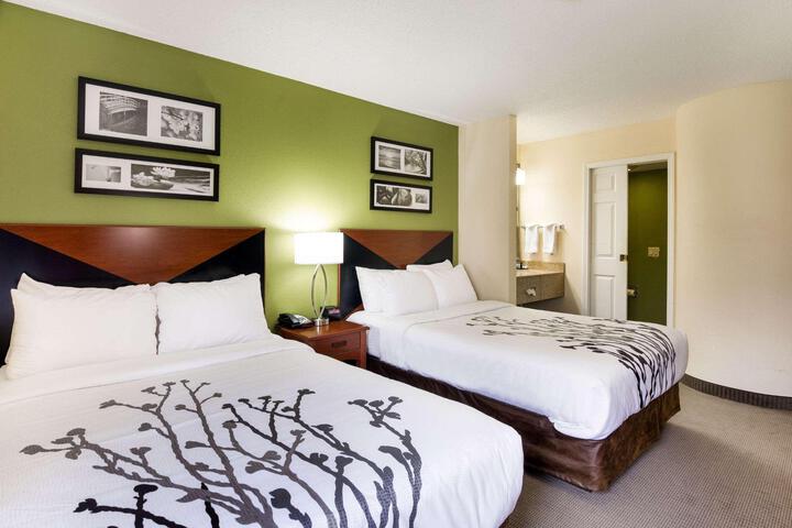 Standard Room, King or Two Doubles (5 of 6)