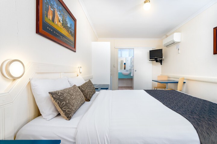 Room 8 of 23