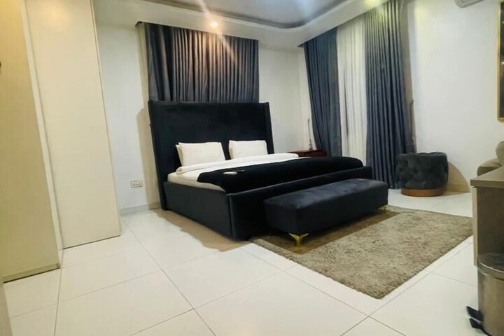 Room 26 of 89