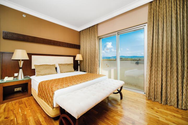 Room 9 of 47