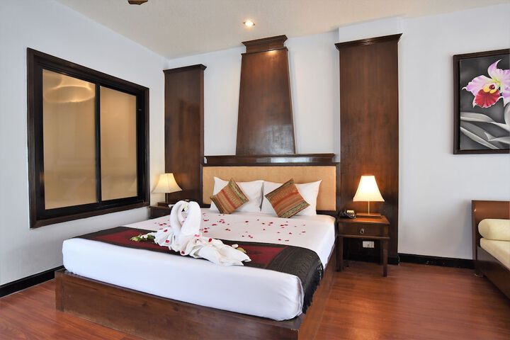 Room 6 of 72