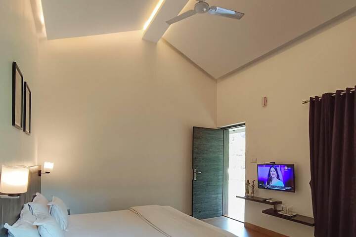 ICE APPLE RESORT