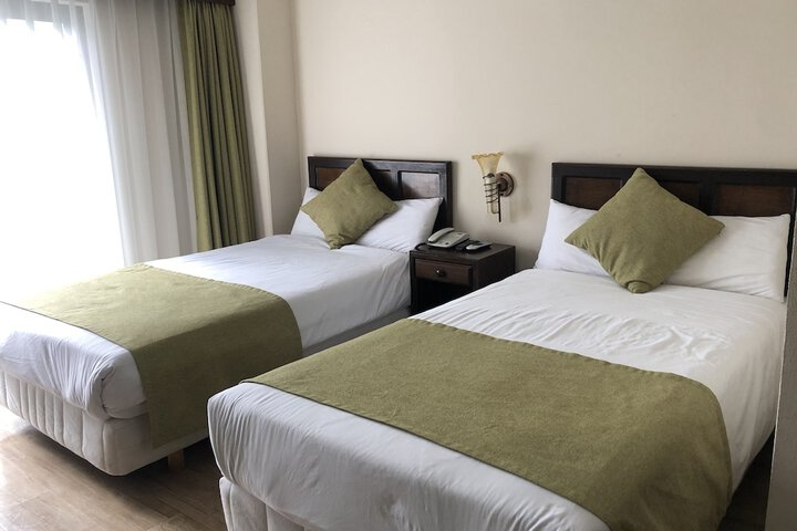 Room 8 of 40