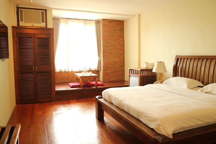 Room 6 of 72