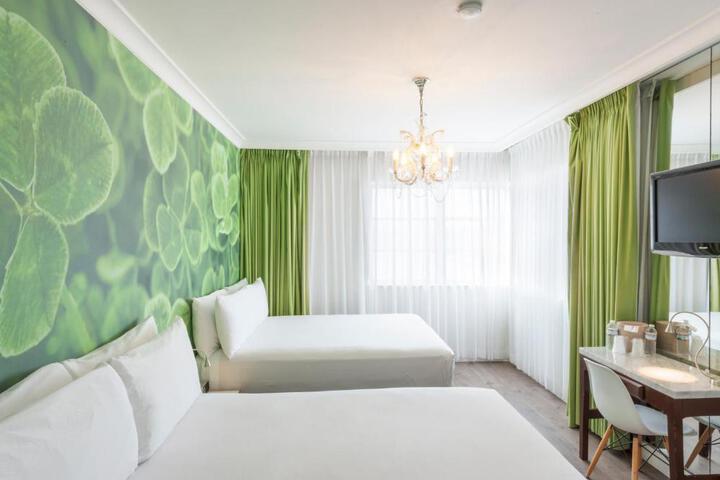 Traditional Villa Room 1 Queen Bed (10 of 53)