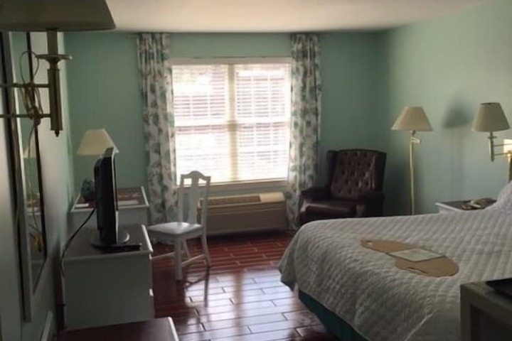 Room 15 of 42