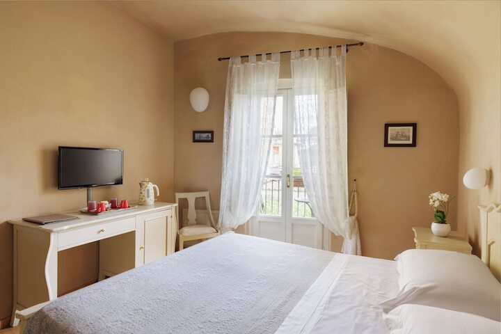 Room 4 of 57