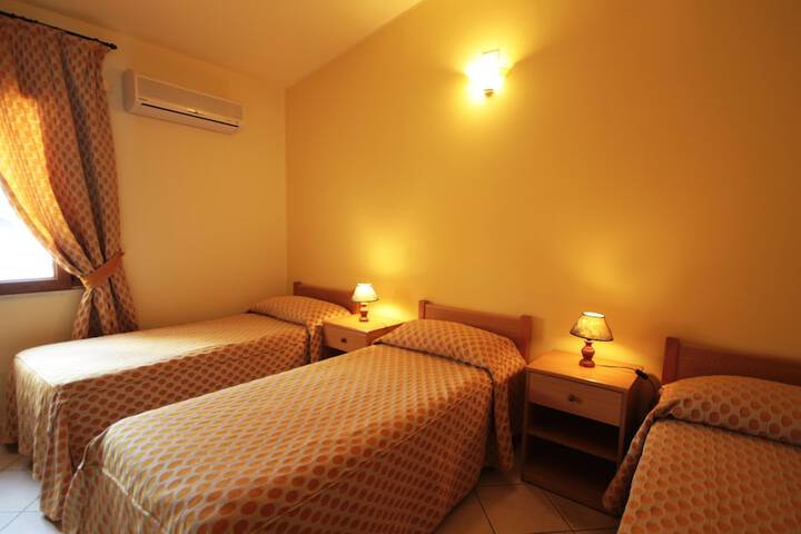 Room 6 of 119
