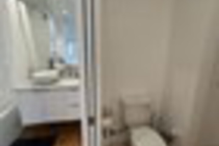 Room 323 of 516