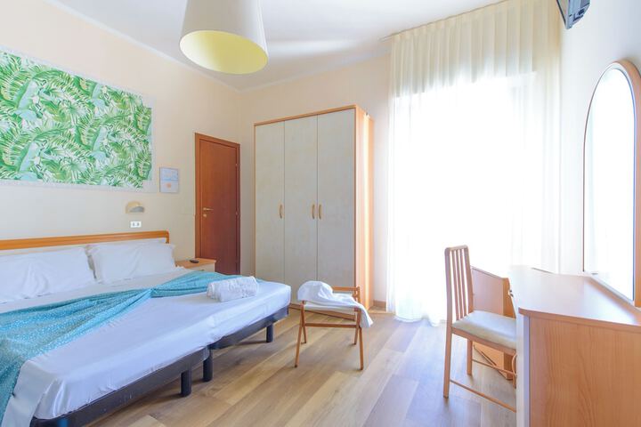 Room 9 of 46