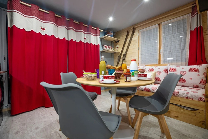 Room 6 of 21
