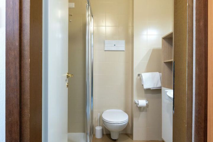 Room 63 of 110