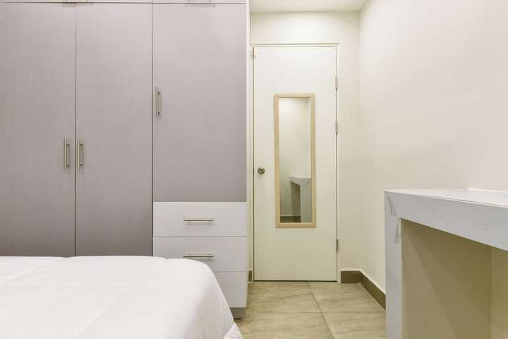 Room 7 of 254