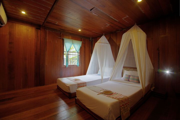 Room 27 of 86