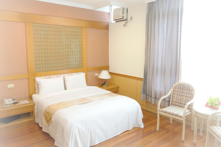 Room 34 of 122
