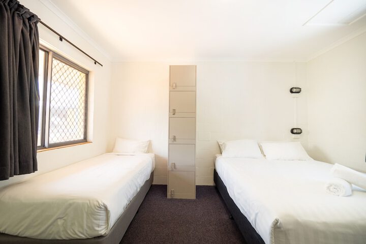 Room 16 of 52