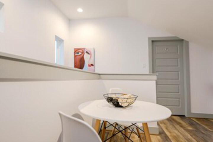 Room 25 of 43