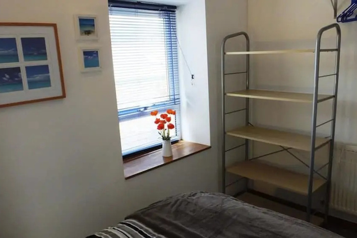 Room 2 of 12