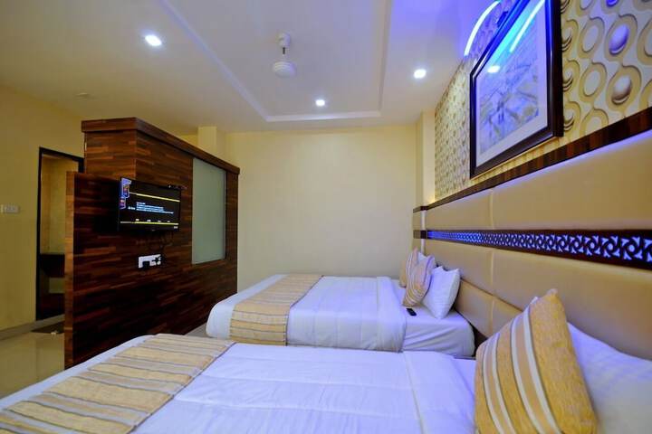 Room 21 of 34