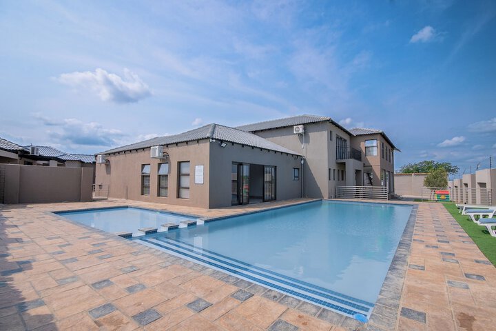 Pool 76 of 94