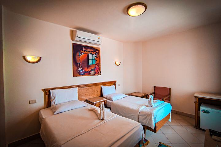 Room 14 of 72