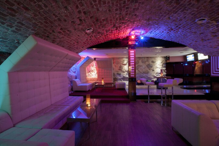 Lounge 61 of 72