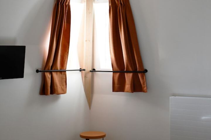 Room 11 of 21