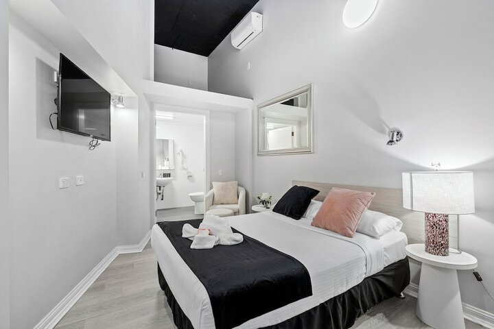 Room 6 of 29