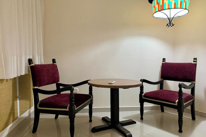 Room 25 of 76