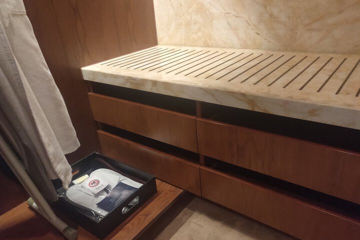 Room 9 of 61