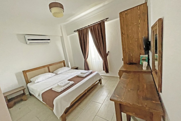 Room 5 of 43