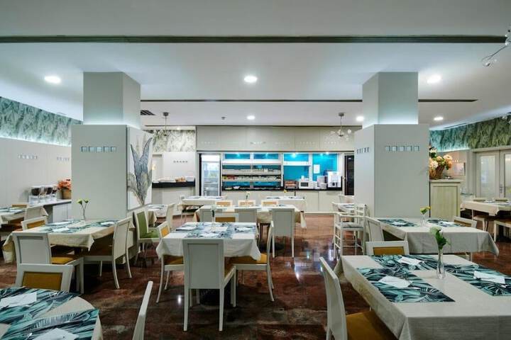 Dining 153 of 186