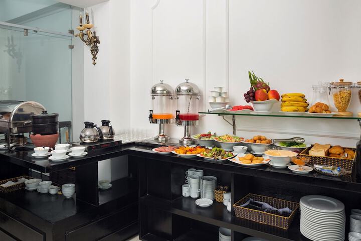 Breakfast area