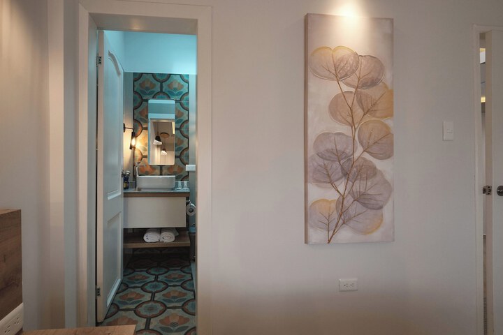 Room 17 of 24