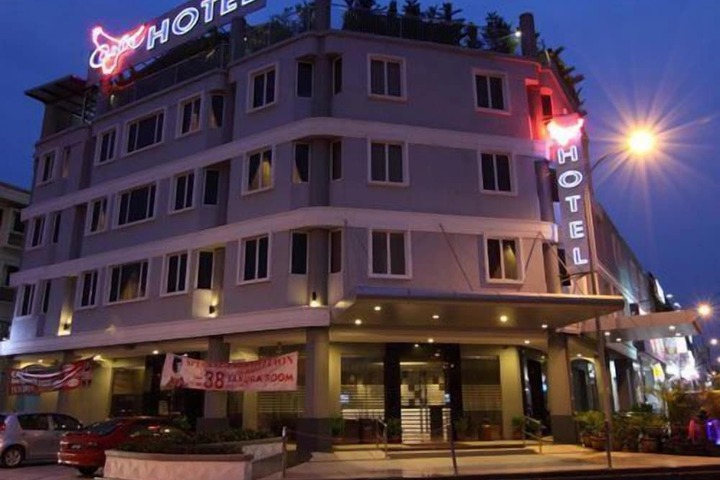 Hotel Entry