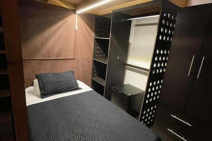 Room 6 of 51