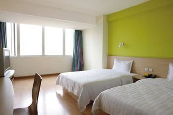 Room 18 of 24