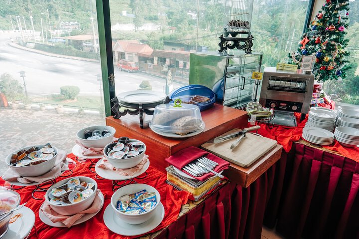 Dining 82 of 101