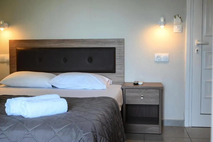 Room 2 of 13