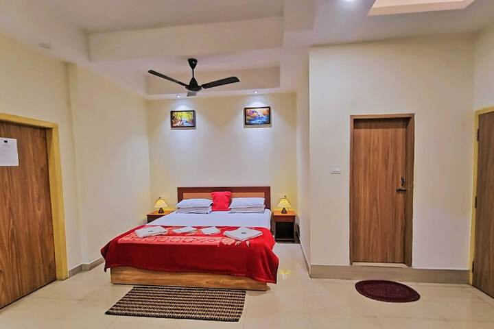Room 4 of 18