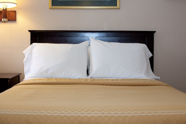 2 Queen Beds (5 of 5)
